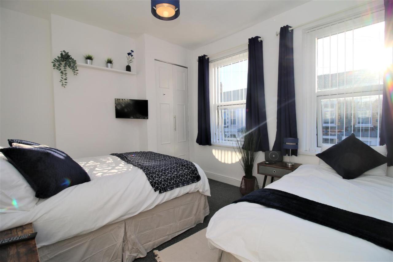 Three Bedroom Townhouse - Free Local Parking - By Property Promise Cardiff Exteriör bild