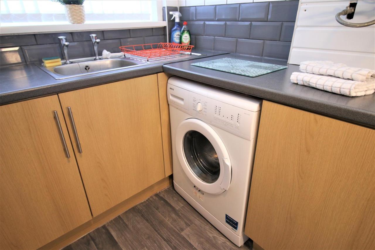 Three Bedroom Townhouse - Free Local Parking - By Property Promise Cardiff Exteriör bild