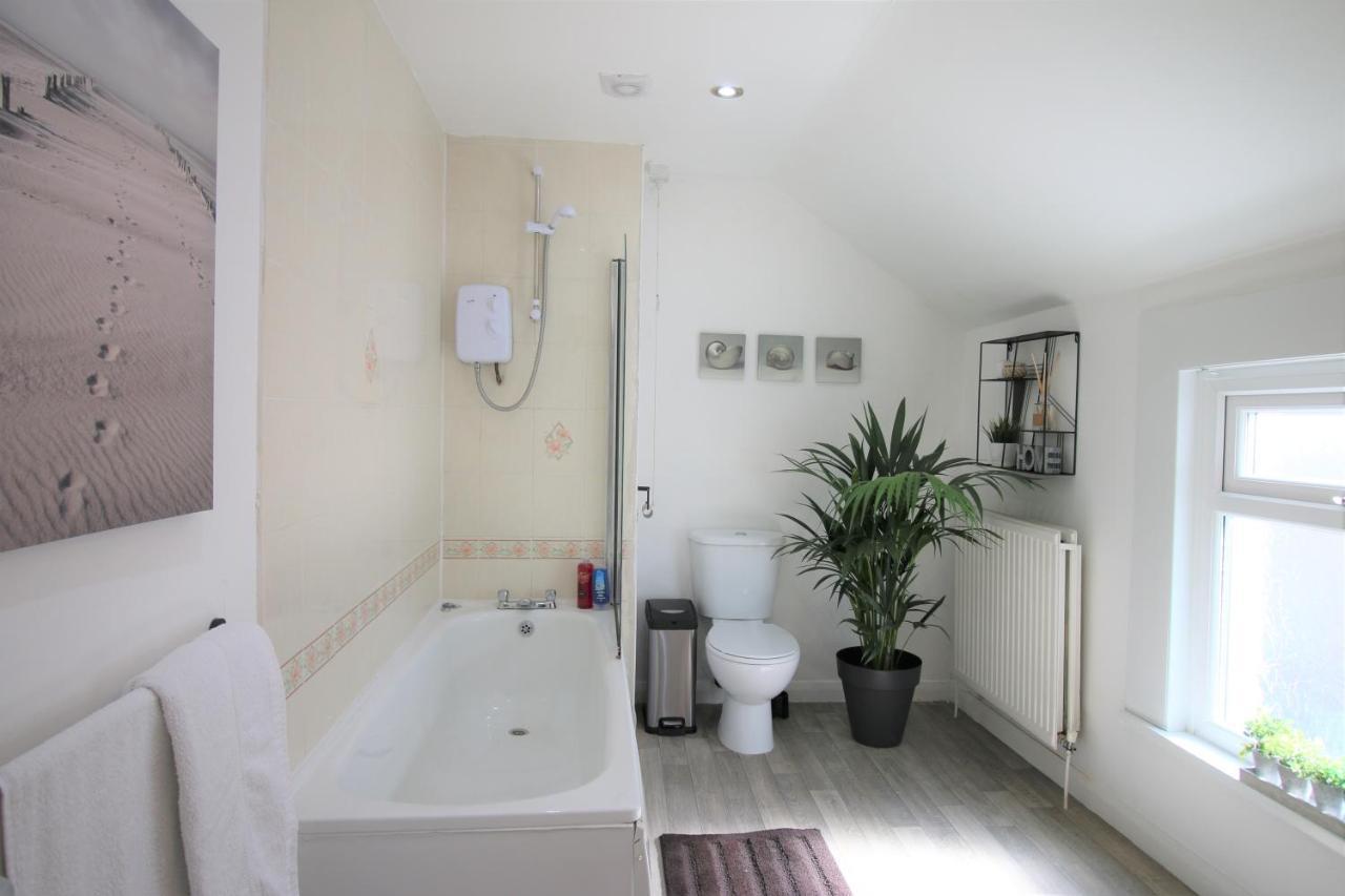 Three Bedroom Townhouse - Free Local Parking - By Property Promise Cardiff Exteriör bild
