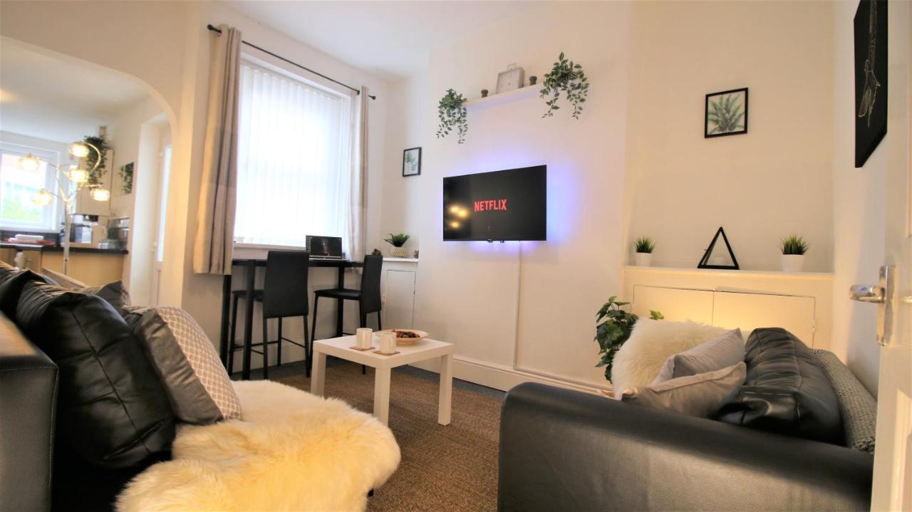 Three Bedroom Townhouse - Free Local Parking - By Property Promise Cardiff Exteriör bild