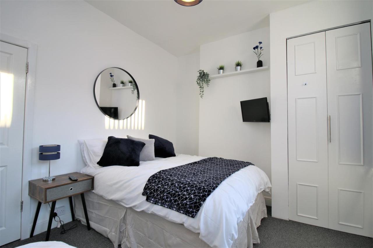 Three Bedroom Townhouse - Free Local Parking - By Property Promise Cardiff Exteriör bild
