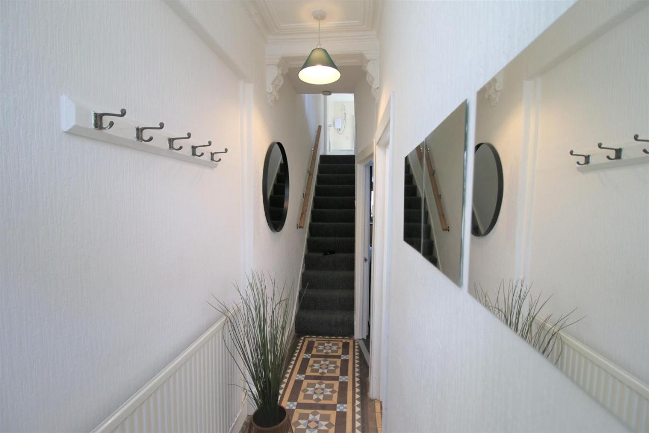 Three Bedroom Townhouse - Free Local Parking - By Property Promise Cardiff Exteriör bild
