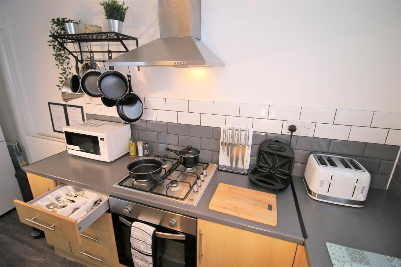 Three Bedroom Townhouse - Free Local Parking - By Property Promise Cardiff Exteriör bild