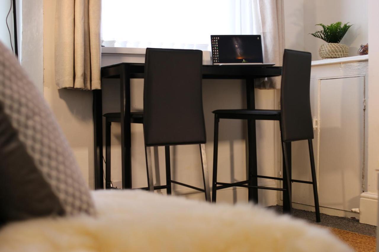Three Bedroom Townhouse - Free Local Parking - By Property Promise Cardiff Exteriör bild